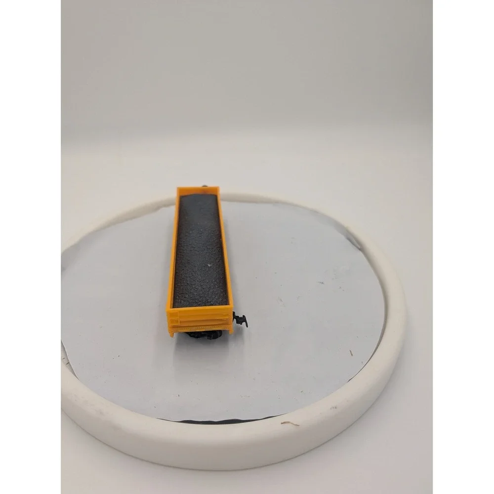 Union‎ Pacific HO Scale Gondola Car Yellow UP 29500 with Coal Load